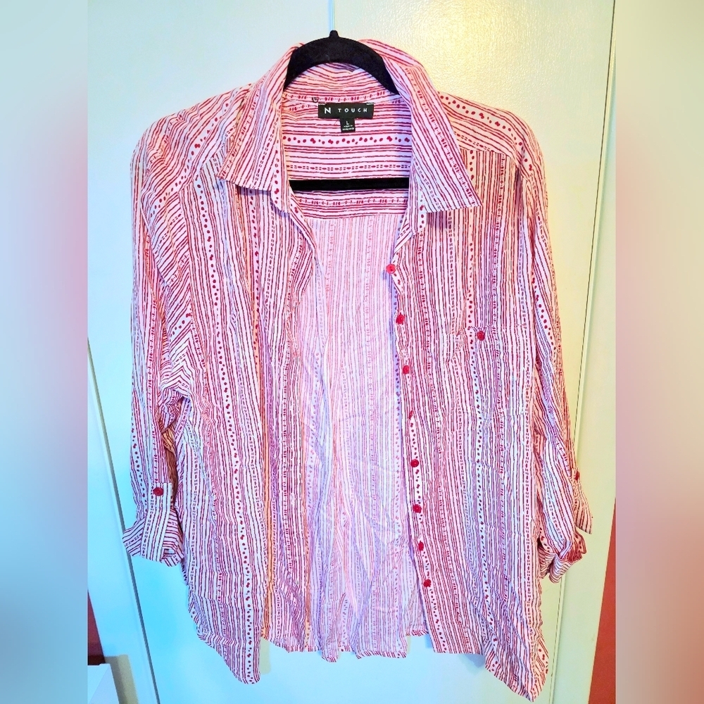 N Touch Women's Size Large Button Down Long Sleeve Top NWT